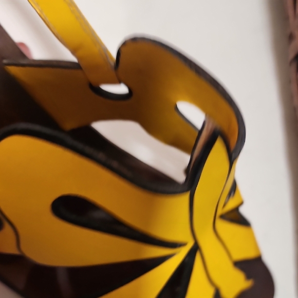 Vintage Yellow and Brown Women's Sandals - Picture 10 of 11